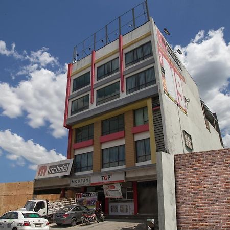 Oyo 666 Mc Hotel Fairview Кесон-Сити Экстерьер фото