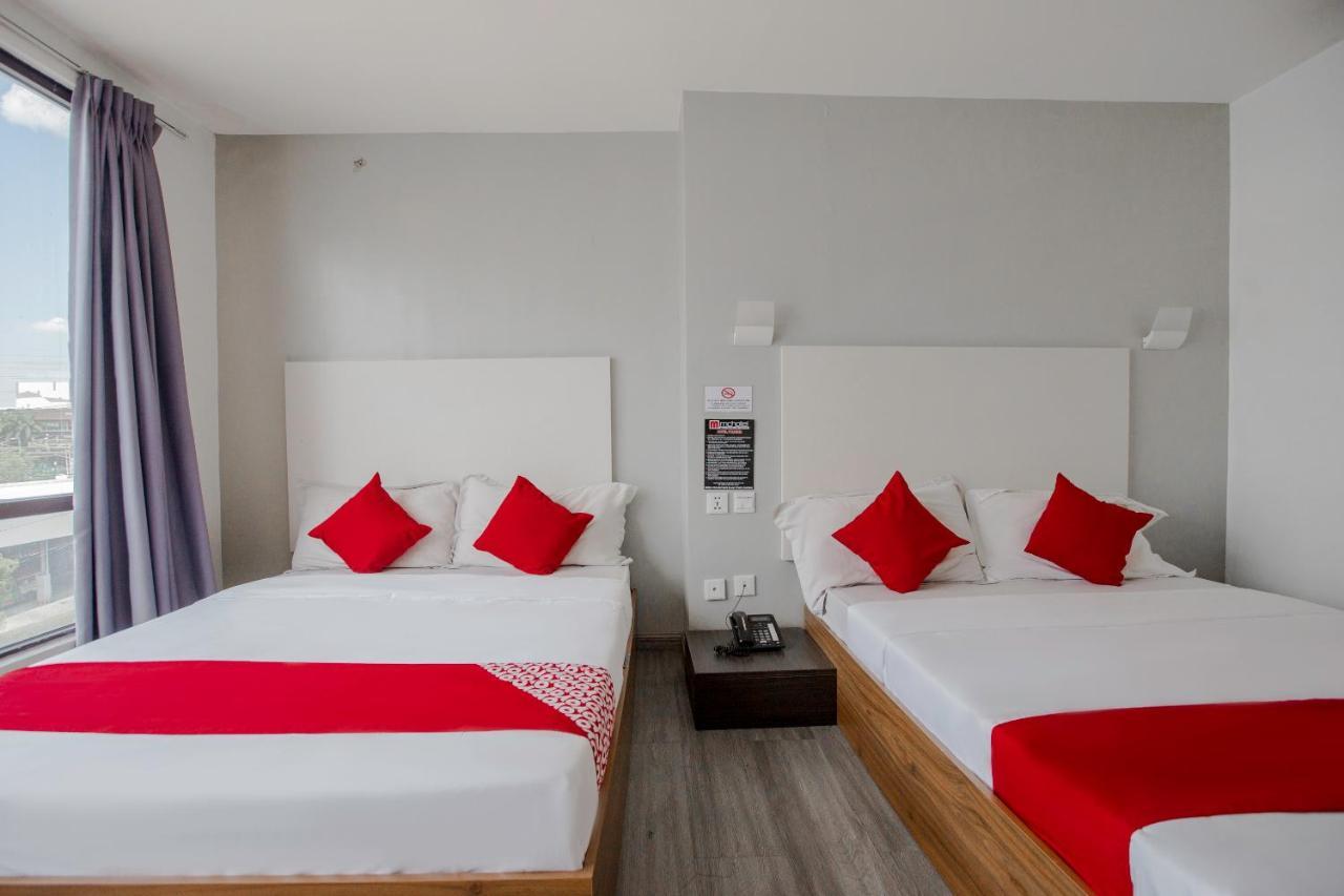 Oyo 666 Mc Hotel Fairview Кесон-Сити Экстерьер фото