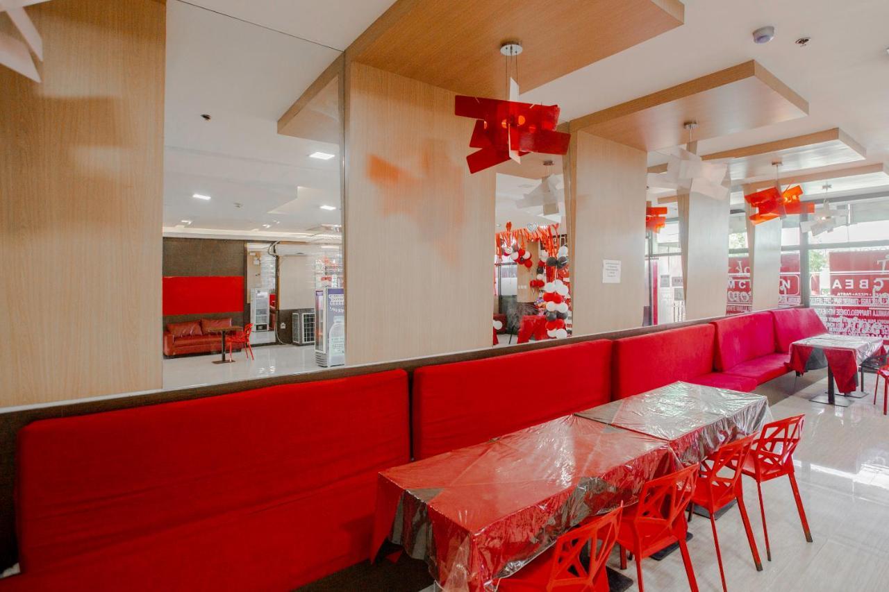 Oyo 666 Mc Hotel Fairview Кесон-Сити Экстерьер фото