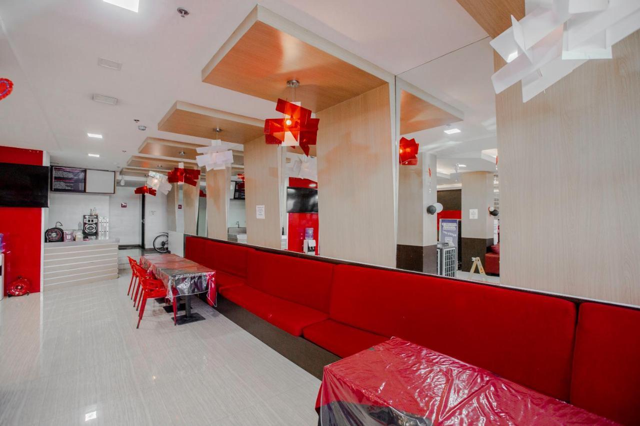Oyo 666 Mc Hotel Fairview Кесон-Сити Экстерьер фото